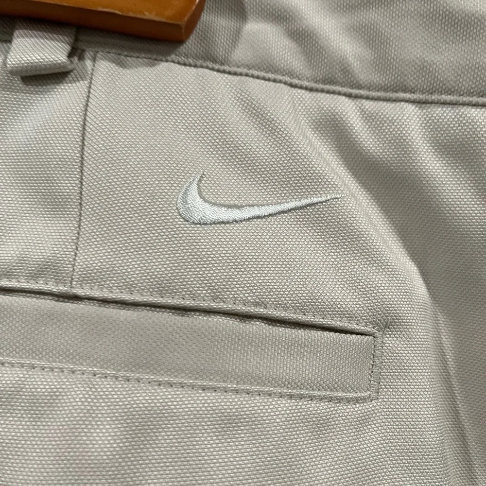 Nike golf shorts - Picture 3 of 4